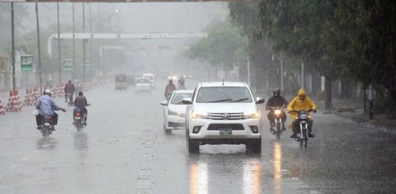 卡拉奇发布城市洪水警报:PMD预报暴雨和雷暴