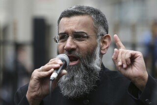 激进的英国传教士Anjem Choudary因指挥恐怖组织被判终身监禁