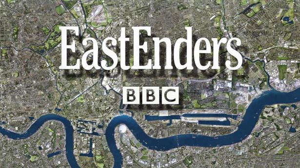 英国《东区人》揭秘新人意外求婚引发嫉妒