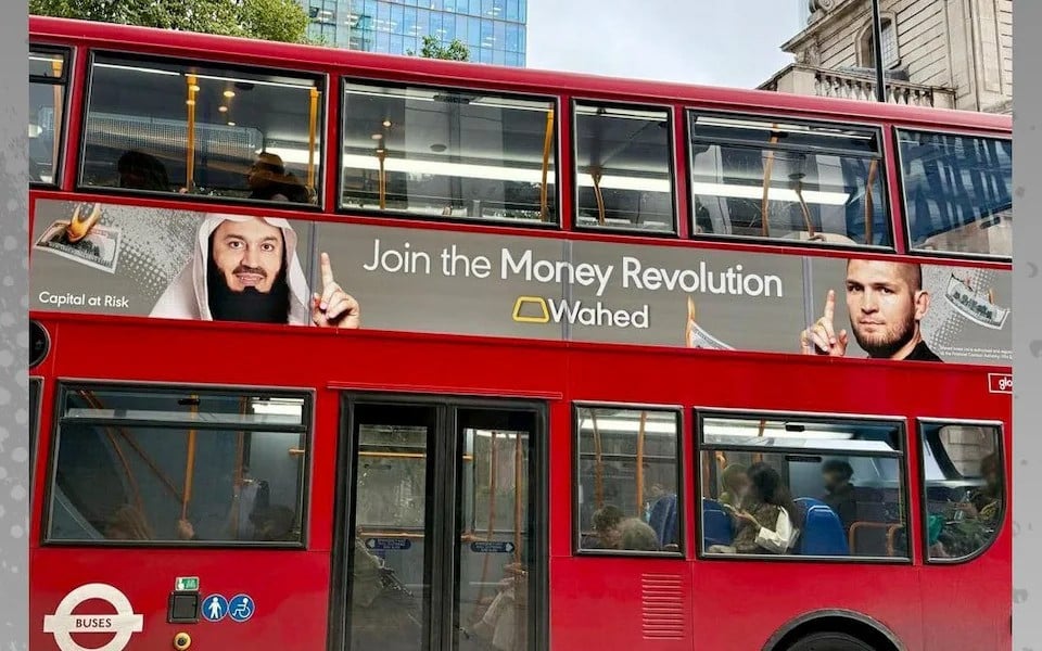 伦敦交通局(Transport for London)因穆夫提门克(Mufti Menk)的广告遭到强烈反对