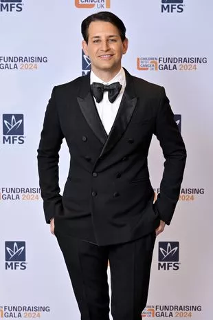 《切尔西制造》的演员奥利·洛克泣不成声,因为他的儿子经历了3个小时的“创伤性”手术